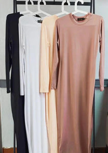 Building a Fashionable Modest Wardrobe: Essential Pieces for Muslim Women